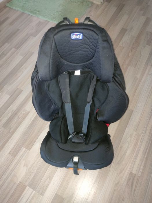 Продам автокресло Chicco 9-36  кг б/у