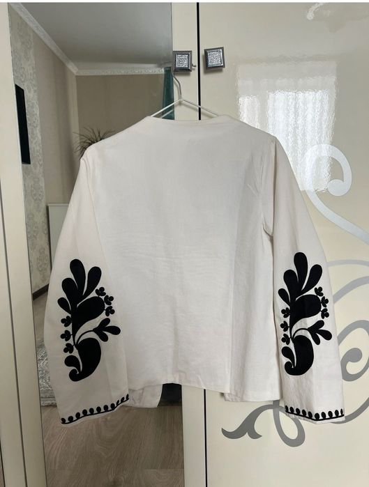 Жакет вишиванка S-M