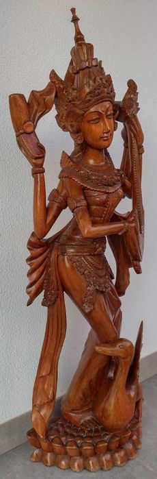 Estátua/escultura/figura Saraswati - deusa hindu (madeira de mogno)