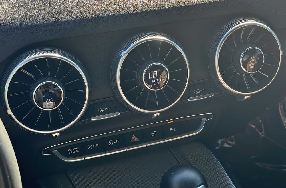 Audi TT Quattro      2018