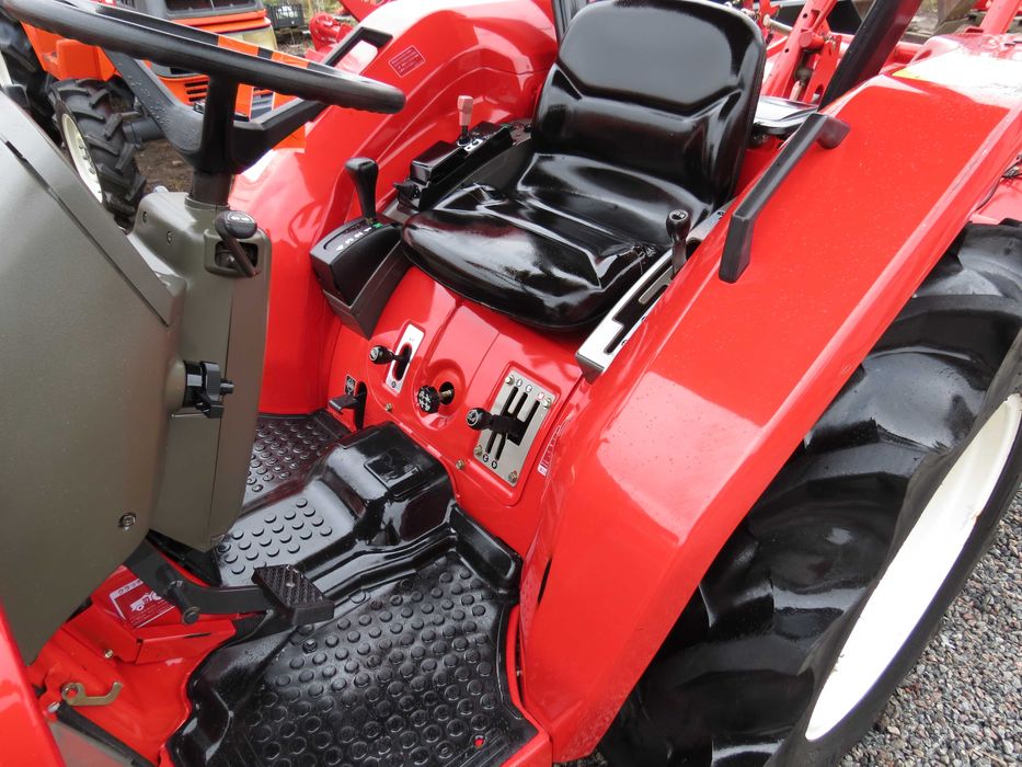 Трактор Мінітрактор Кубота Янмар Kubota Yanmar