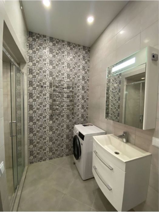 Первая сдача шикарной 2к/квартиры  Сталинки ,в районе ЖД - Вокзала !