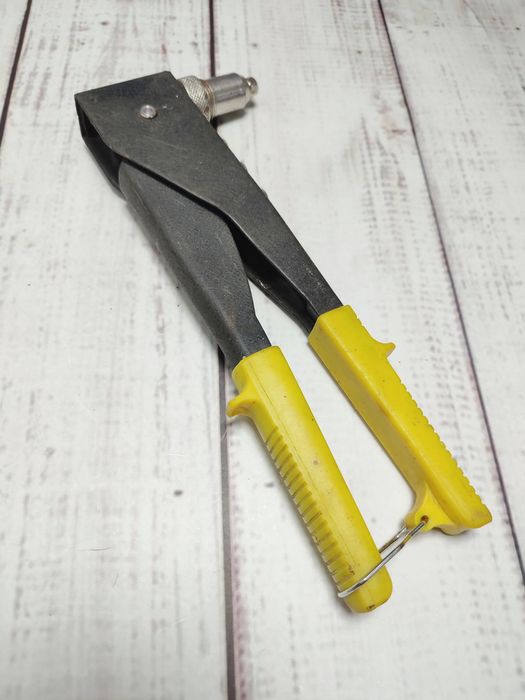 Заклепочний пістолет MASTERTOOL 21-0704
