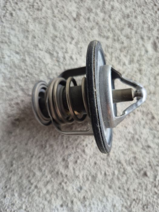 Термостат с мотора 2.4 вариатор