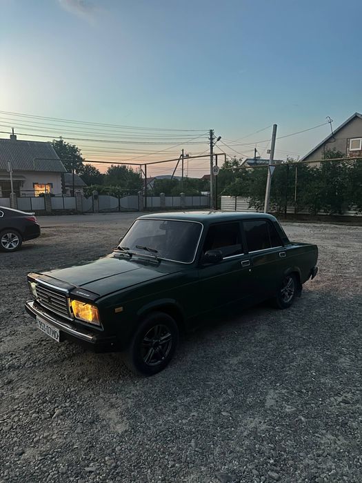 Продам машину на повному ходу