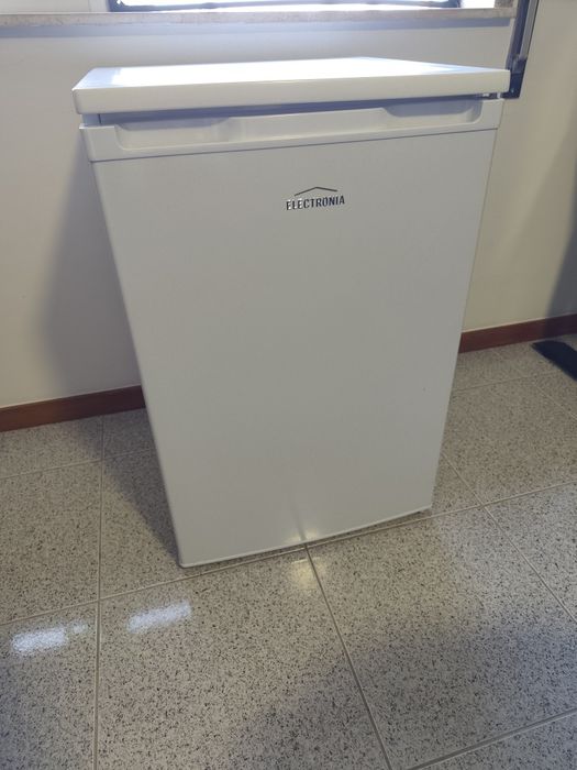 Frigorífico eletrónia branco