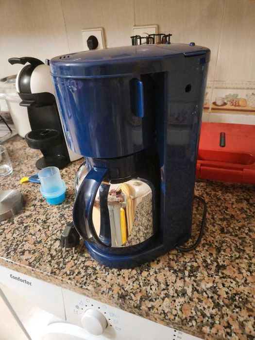 Máquina de café de filtros descartável