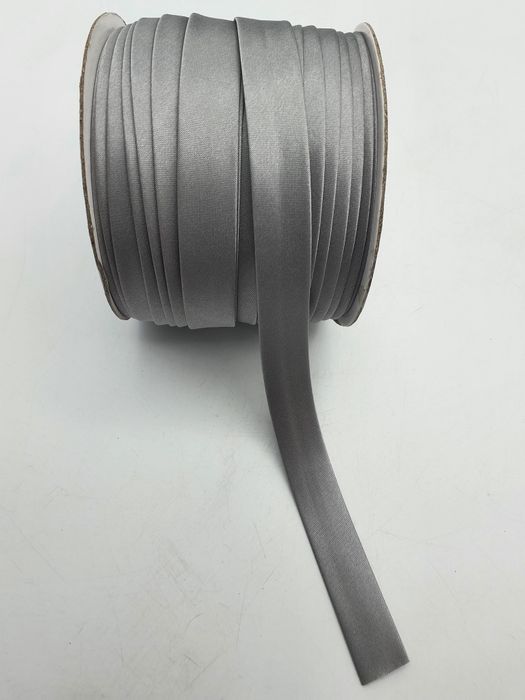 Lamówka zaprasowana atłas kupon 10 m.x 17 mm.szara