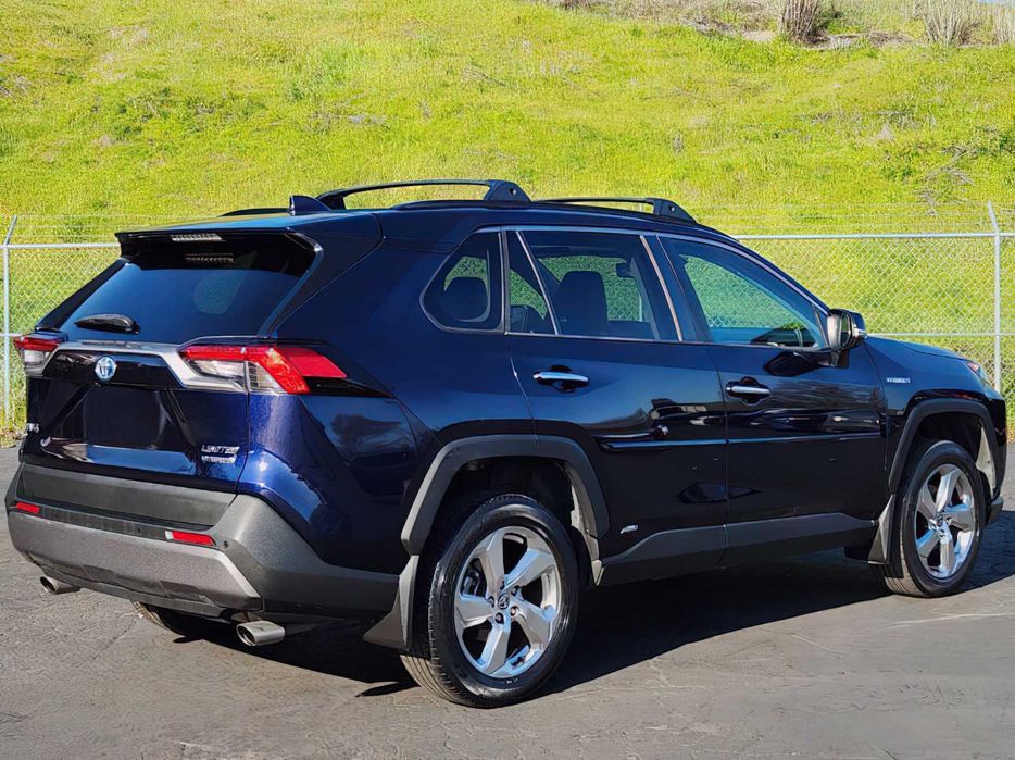 Toyota RAV4 Limited      2021