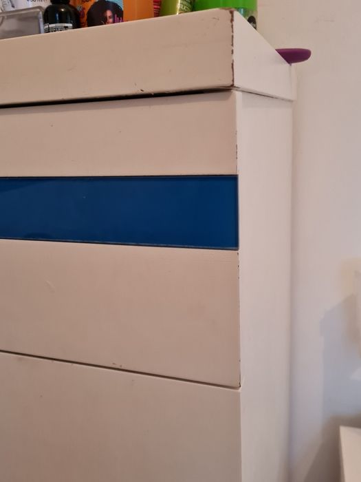 Conjunto de três móveis