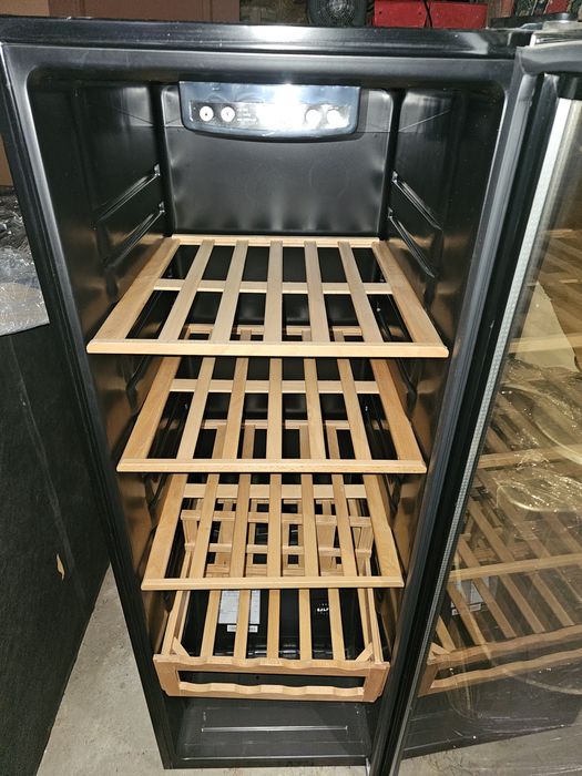 Винна вітрина Hoover WEI-28, холодильник для вина, винна шафа.