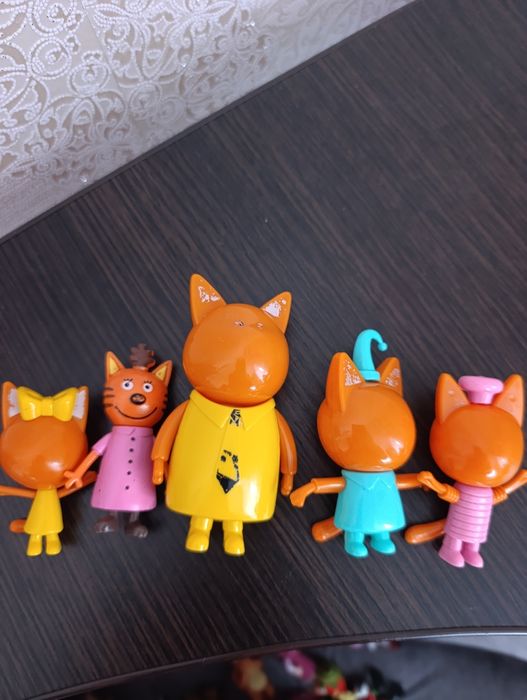 Щенячий патруль,свинка Пеппа, лол,Маша та ведмідь,3 кота,сонік бум