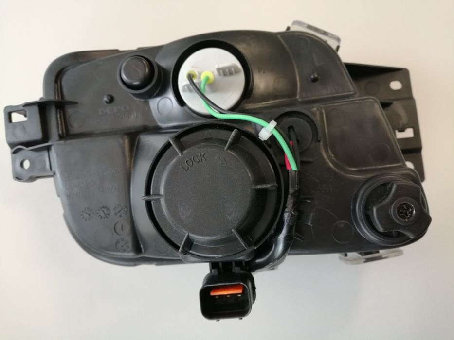 Farol nevoeiro mitsubishi canter fuso FEB71 FEA01 FEA51
