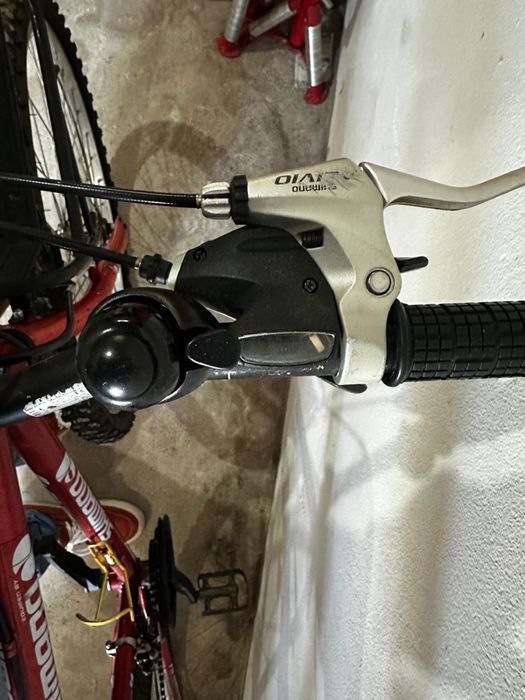 Bicicleta Shimano vermelha 27”