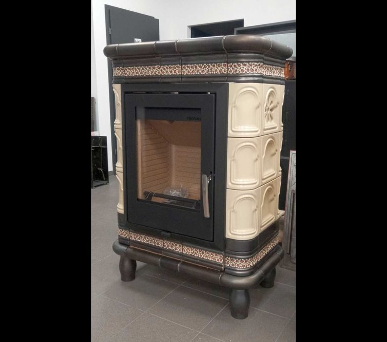 Piec kaflowy z akumulacją nowy ręcznie malowany z montażem ekoprojekt