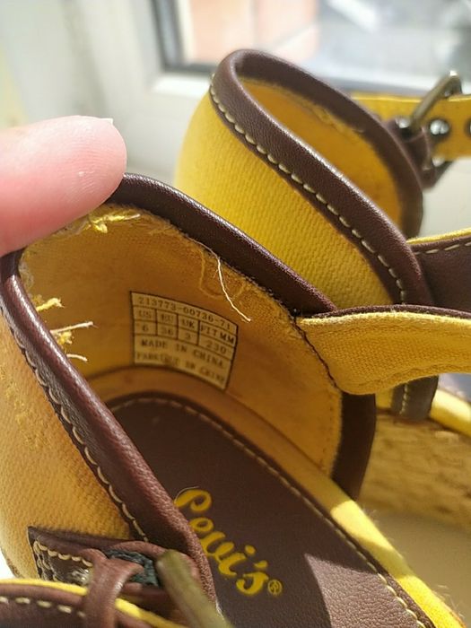 Босоніжки Levis 37p