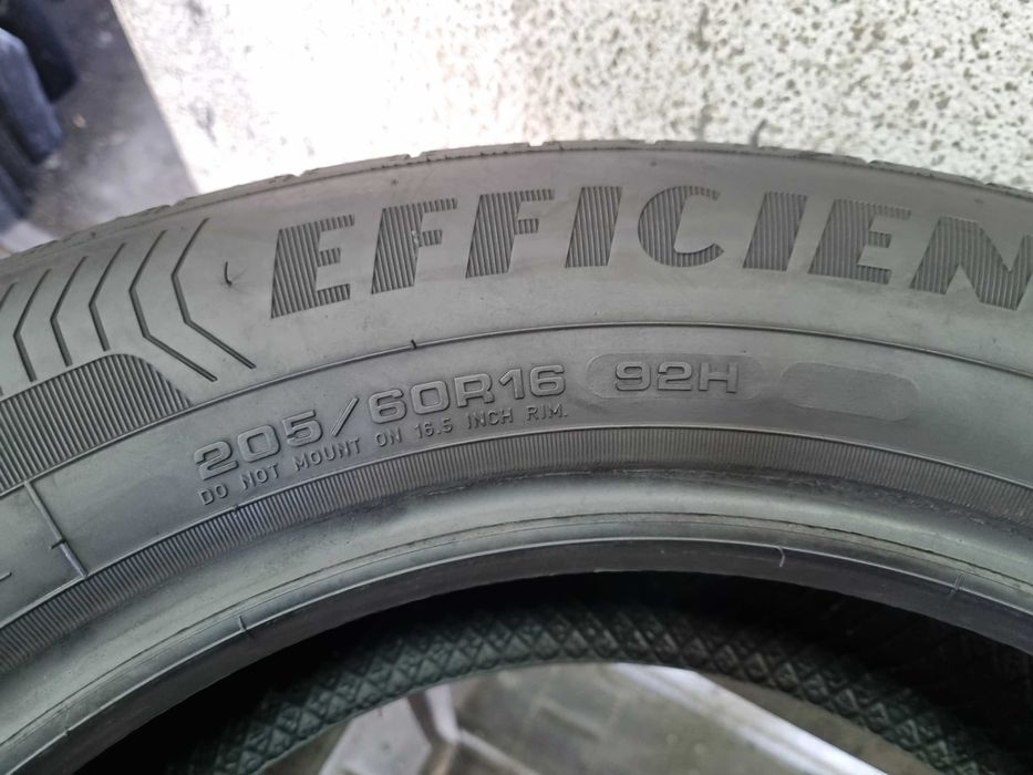 205/60/16 92H Goodyear Efficient Grip Preformance Dot.0121R