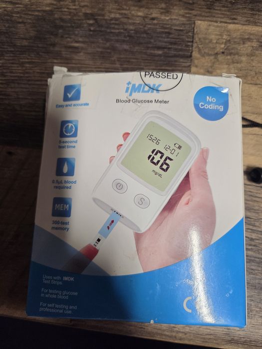 Glukometr z akcesoriami