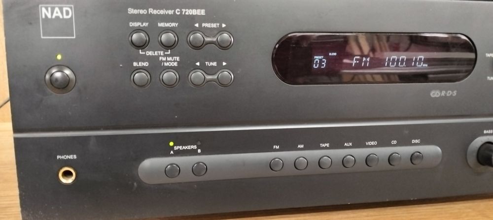 Amplituner NAD C720 BEE