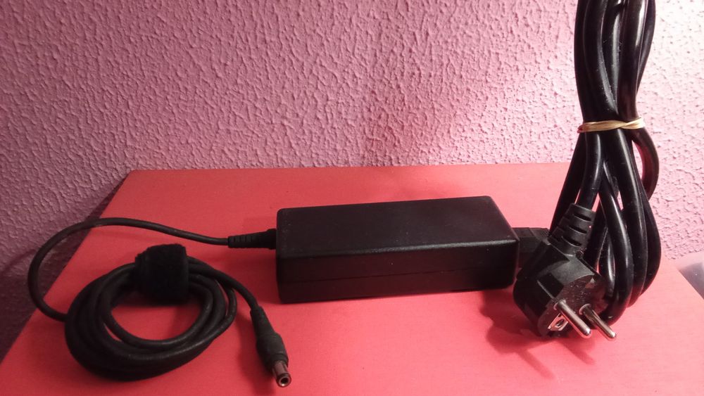 CARREGADOR Alimentador Computador. 8 Fotos