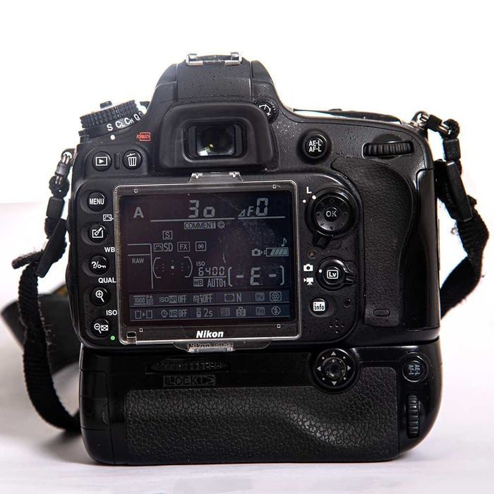 Nikon D610 Body + Battery Grip