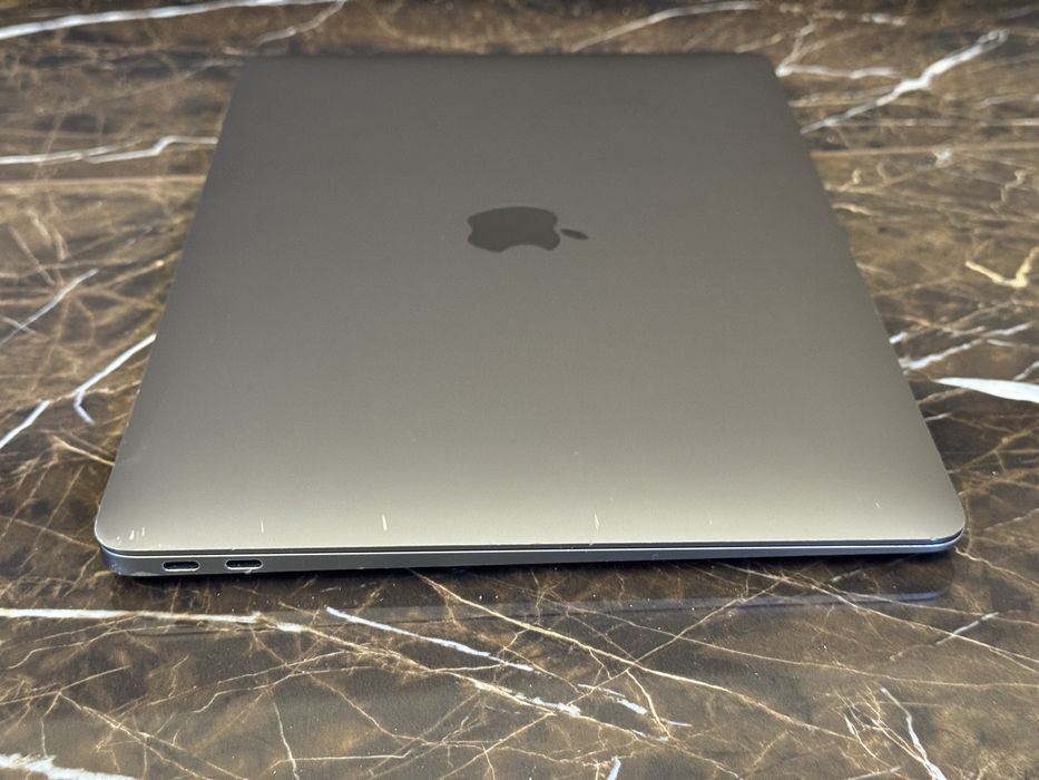 MacBook Air M1 16/256 акб 88%
