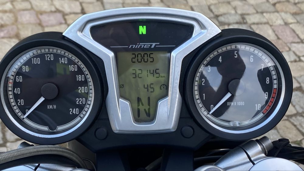 Bmw nine t ………….