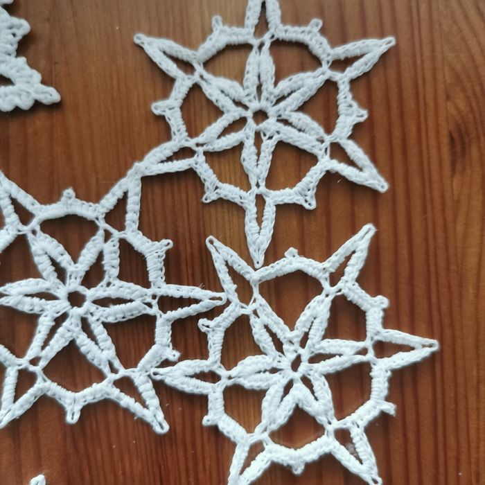 Urocze gwiazdki na choinkę ręcznie wykonane komplet 9 szt