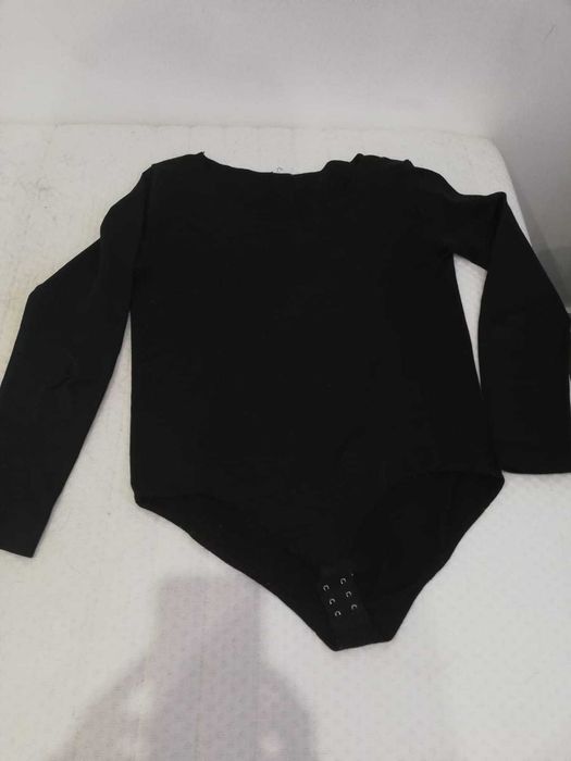 body preto de manga comprida, veste S/M