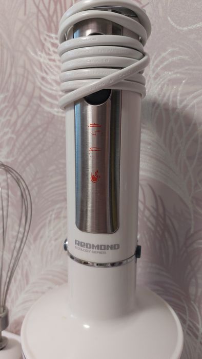 Блендер Redmond 800w