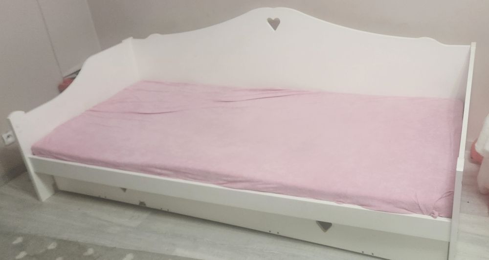 Łóżko dla dziewczynki  200×90