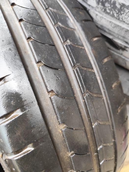 Pneus 195/60r16 Goodyear EfficientGrip ocasião