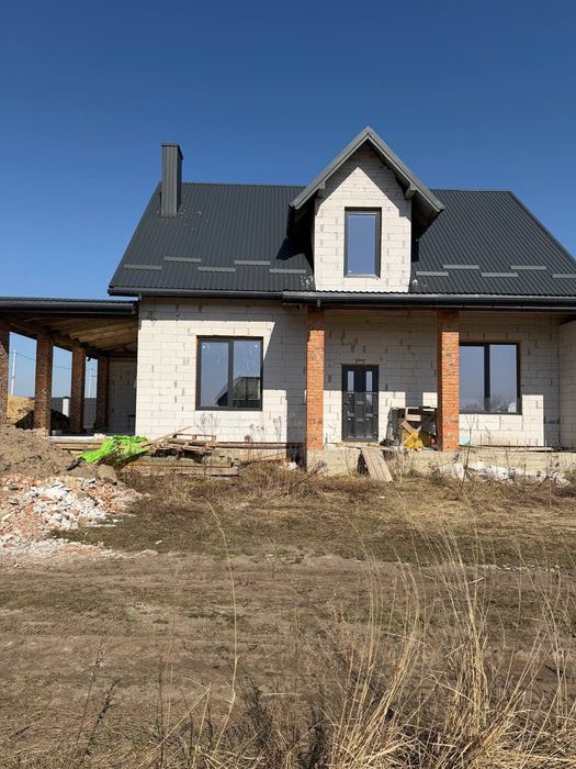 Продаж будинку з чорновим ремонтом з ділянкою 14 сот с Великий Дорошів