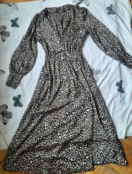 Сукні, костюми, платтячка жіночі