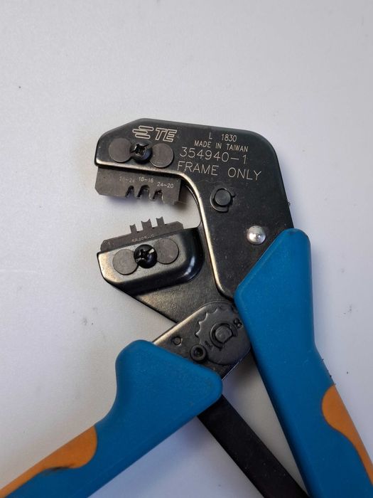 Zaciskarka  Connectivity 1 PRO-CRIMPER III