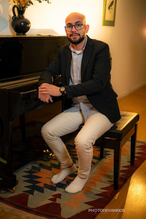 "Aprenda Piano de Forma Divertida. PianoTeacher, I speak English