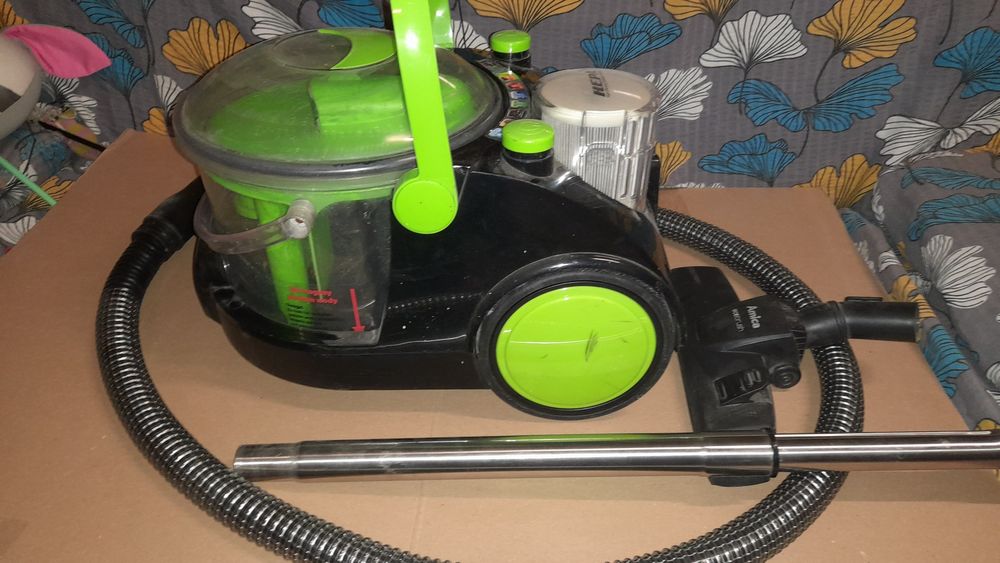 Odkurzacz  MPM wodny Bora 2400w