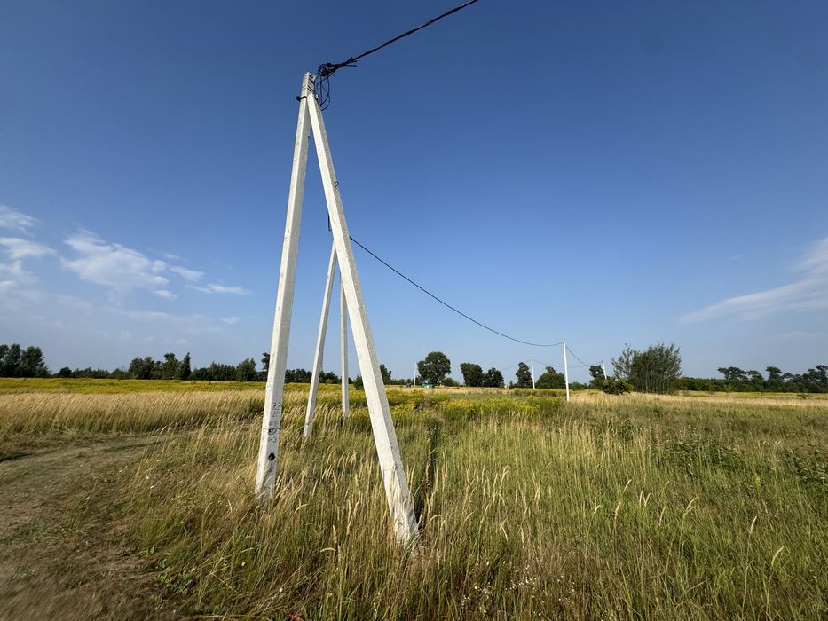 Продам ділянку під житлову забудову  5 соток, с. Рожівка, світло підключено 15 кВт та інтернет,7000$,власник!