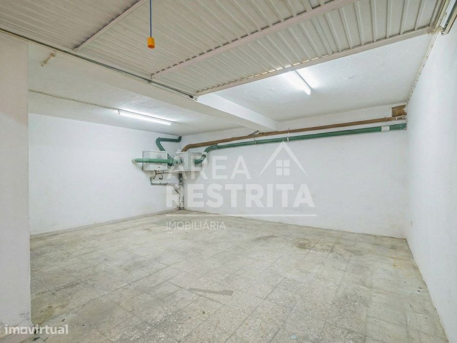 Garagem/Arrecadação com 31,5 m2 no Feijó (Almada)
