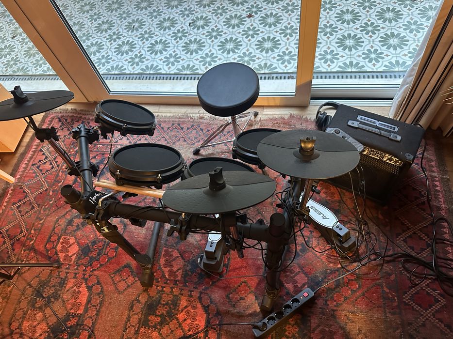 Bateria digital e amplificador