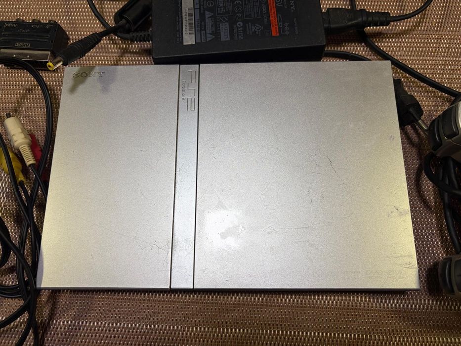 PlayStation 2 Slim Silver + comando