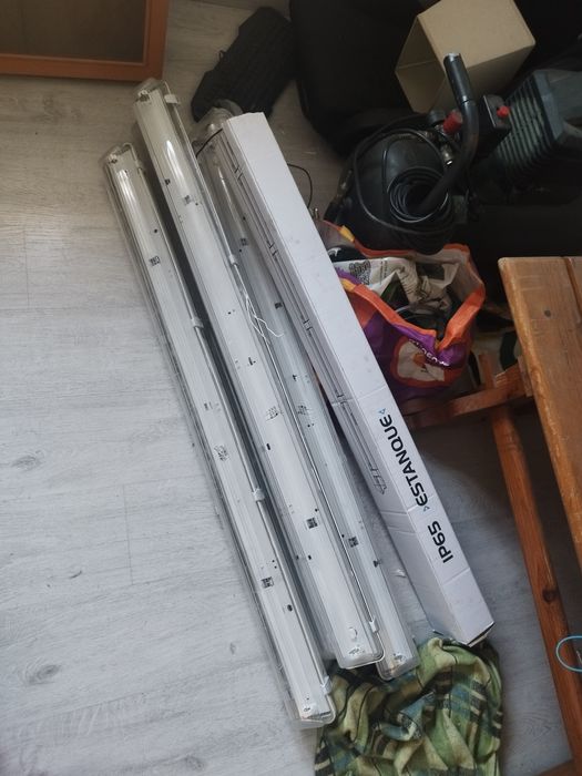 Vendo calhas de luz estanque