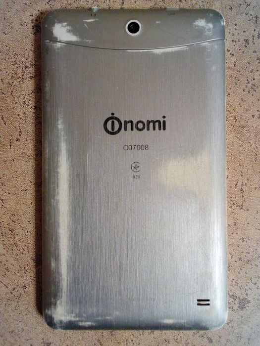 Планшет Nomi C07008 Битый
