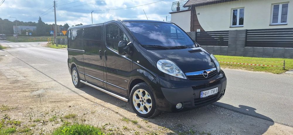 Opel Vivaro Opel Vivaro 2.0CDTI 115KM Long brygadówka 6 osobowa