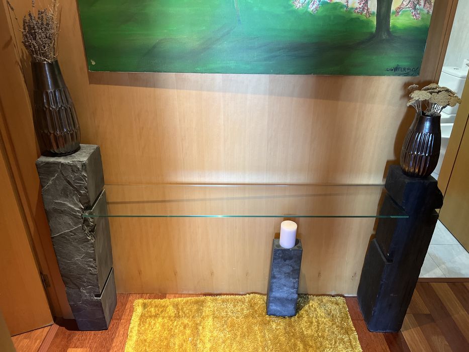 Mesa com  2 pedras em ardosia  e viddro