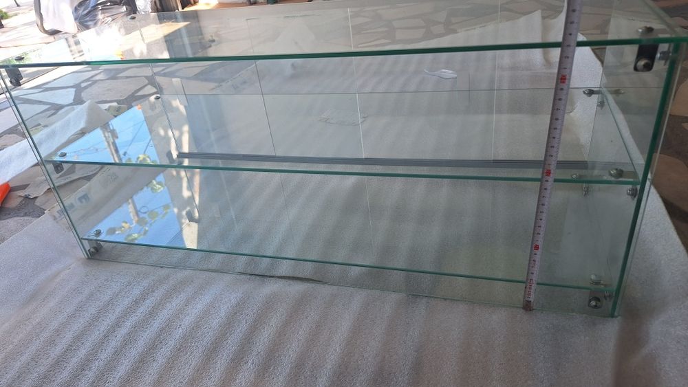 Vitrine de  Bar com prateleira