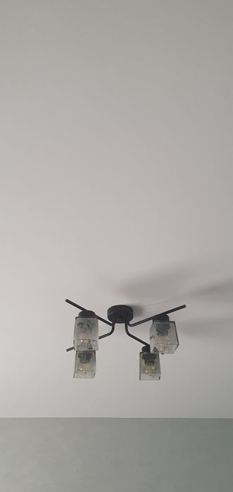 Продам люстра в зал