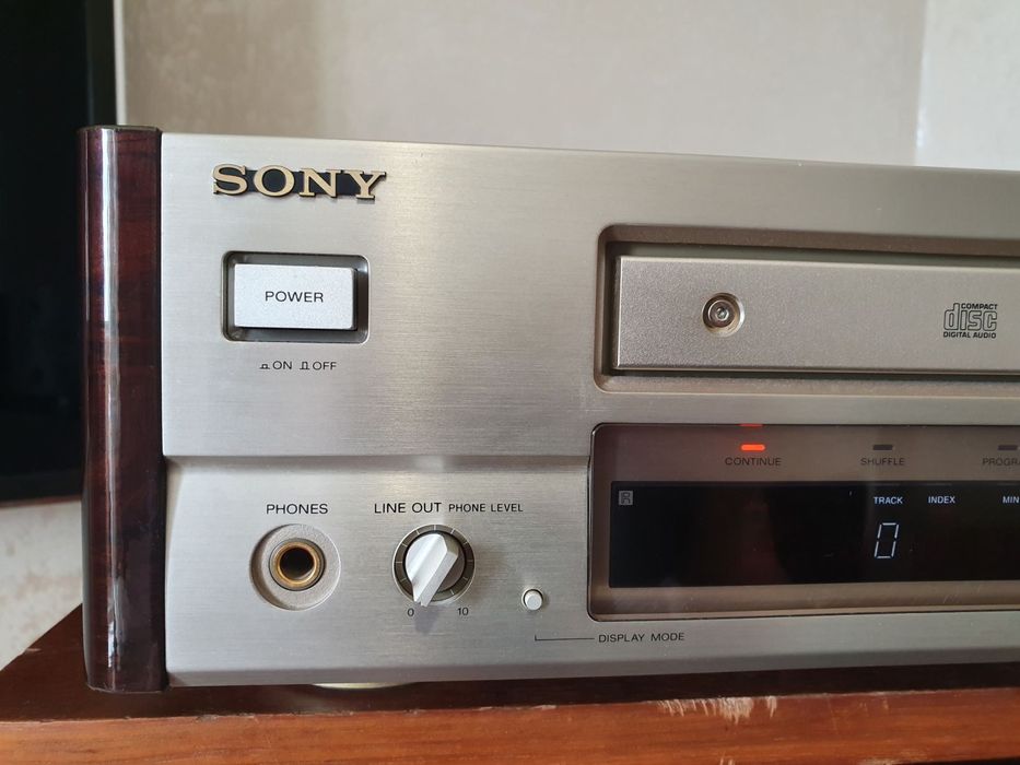 Odtwarzacz Sony CDP X777ES.