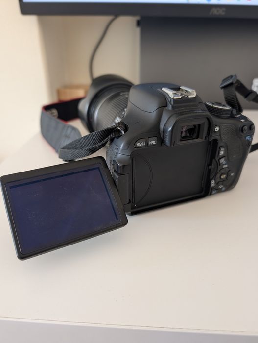 Canon 600d + lente 18-135 + grip + mochila