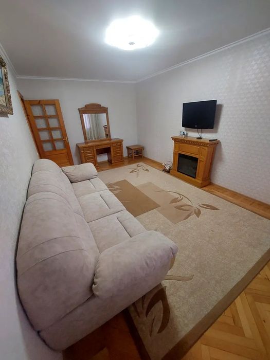 продаю 3 кімнатну квартиру  Центральний район сертифікат